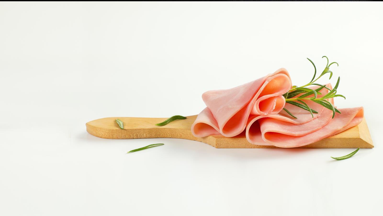 加工肉の本場
ヨーロッパに学び、
昔ながらの製法に
こだわるのが紀ノ国屋。