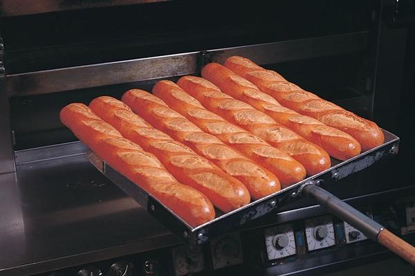 パン食普及に貢献。
インストアベーカリー開設